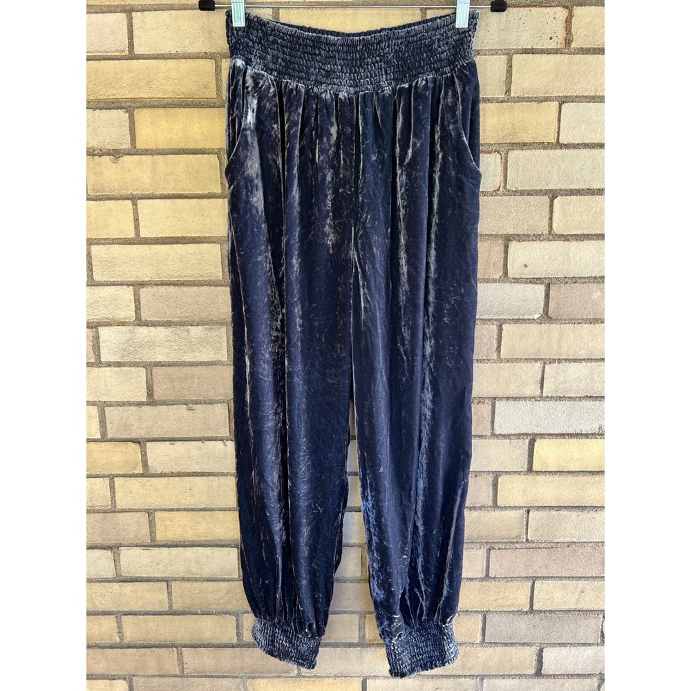 Anthropologie Navy Blue Crushed Velvet Smocked Joggers Cropped Pants Size Medium